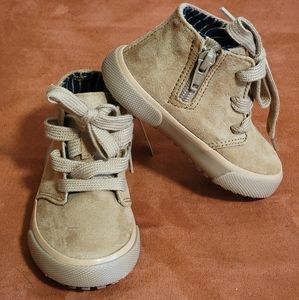 NWT Cat&Jack Chukka Boot